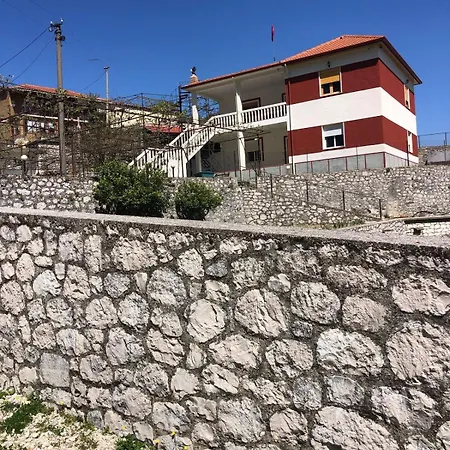 Mataj Kır Evi *